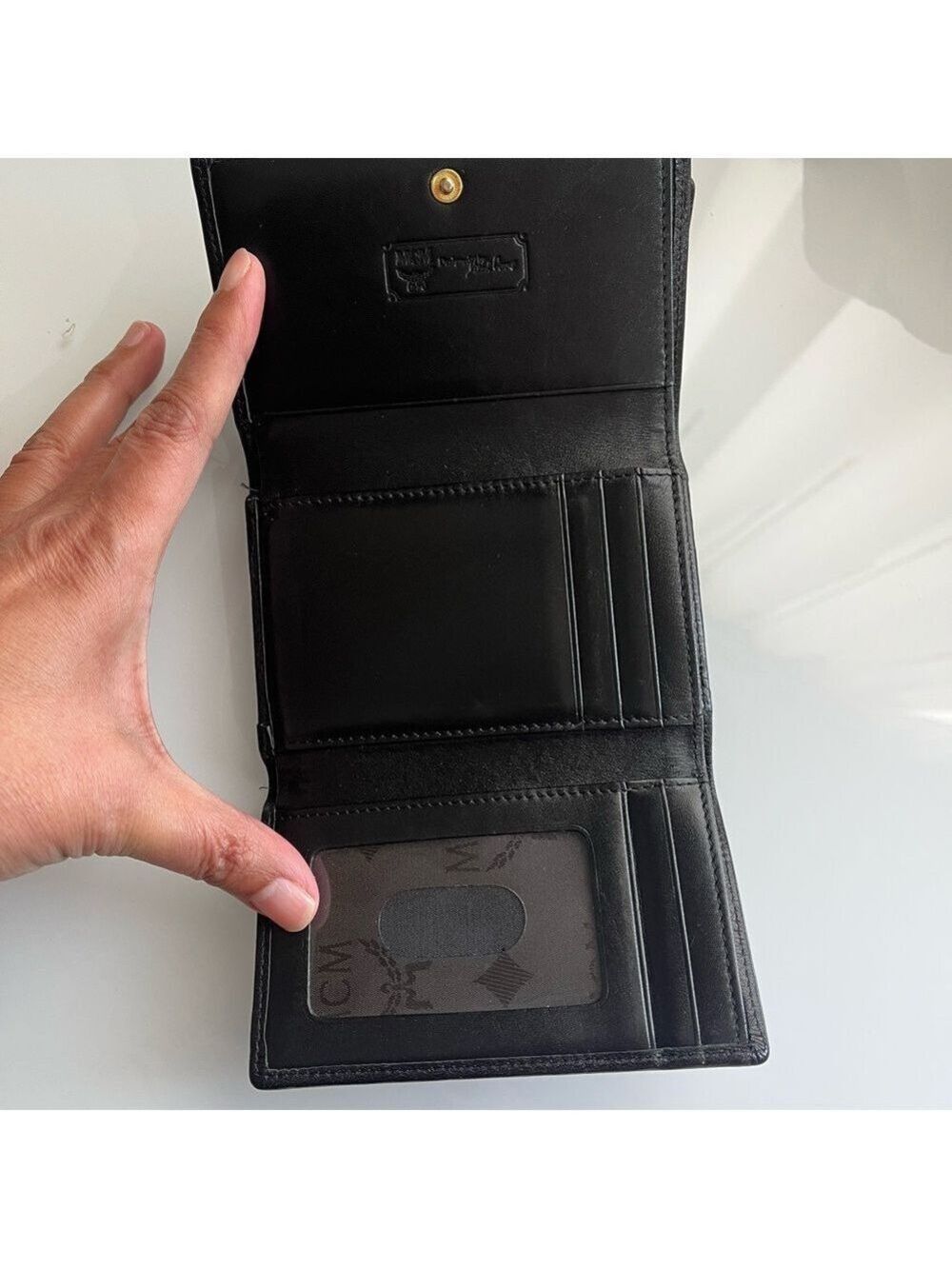 MCM SMALL BLACK LEATHER TRIFOLD WALLET - Picture 8 of 11